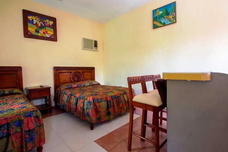 Beach House Hotel Playa del Carmen 3*,